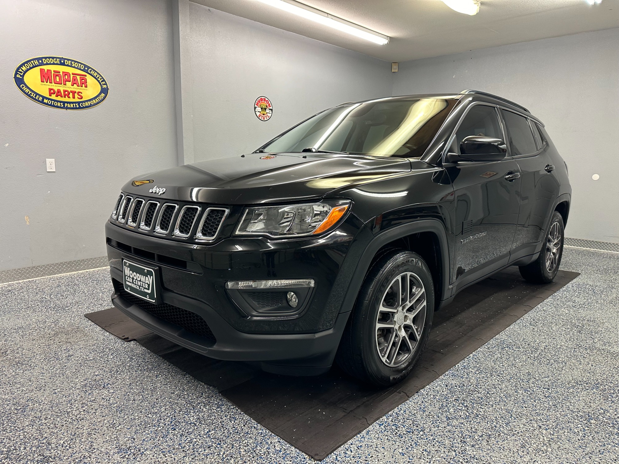 photo of 2018 Jeep Compass Latitude Loaded Low Miles!!!